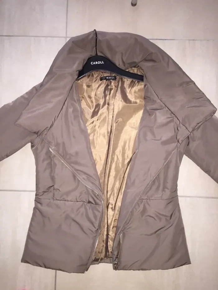 Doudoune femme taupe et fermeture doree neuve taille S - photo numéro 3