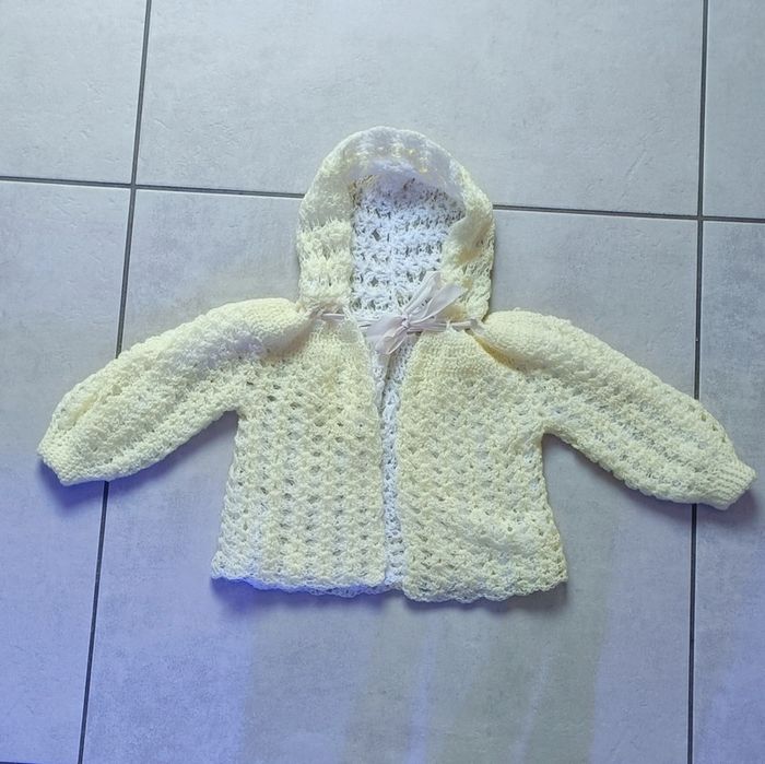 Gilet avec capuche fait main - 24 mois