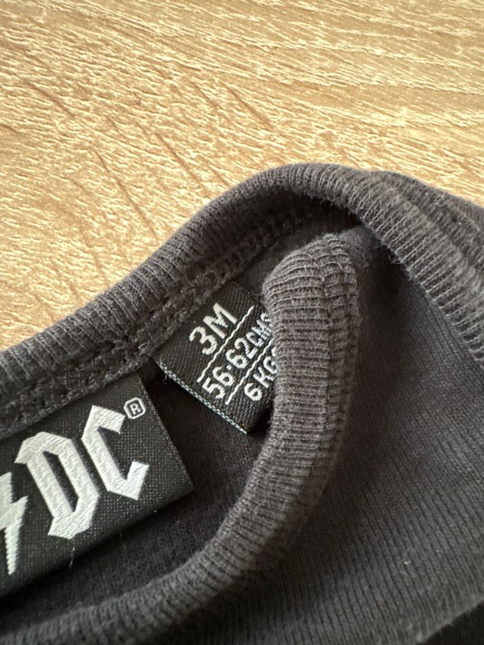 Bodie ACDC - 3 Mois - photo numéro 2