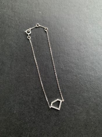 Bracelet argenté motif diamant avec strass