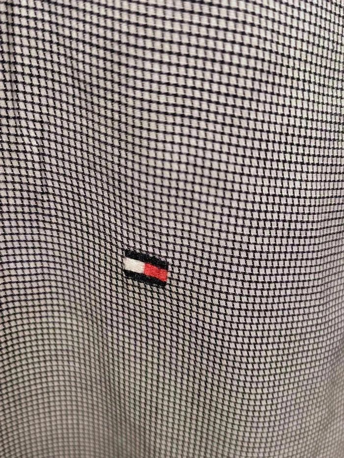 Chemise Tommy Hilfiger vintage Y2K à carreaux fins – Élégance intemporelle - photo numéro 7