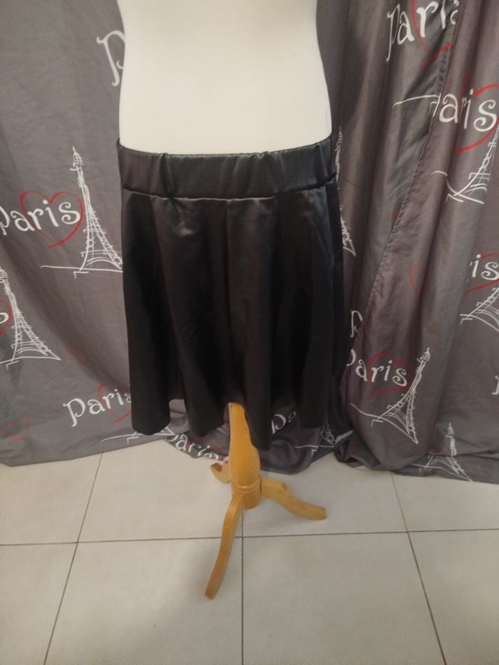 jupe noir taille M - photo numéro 2