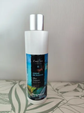 Evadésens cosmetiques crème de douche 250ml Valeur 22 € à utiliser 9 mois après ouverture