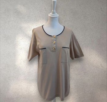 T-shirt manches courtes beige boutons dorés poches poitrine 44