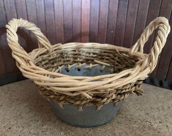 Petit panier osier et métal