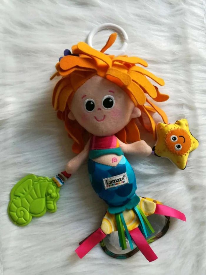 Poupée à suspendre Lamaze