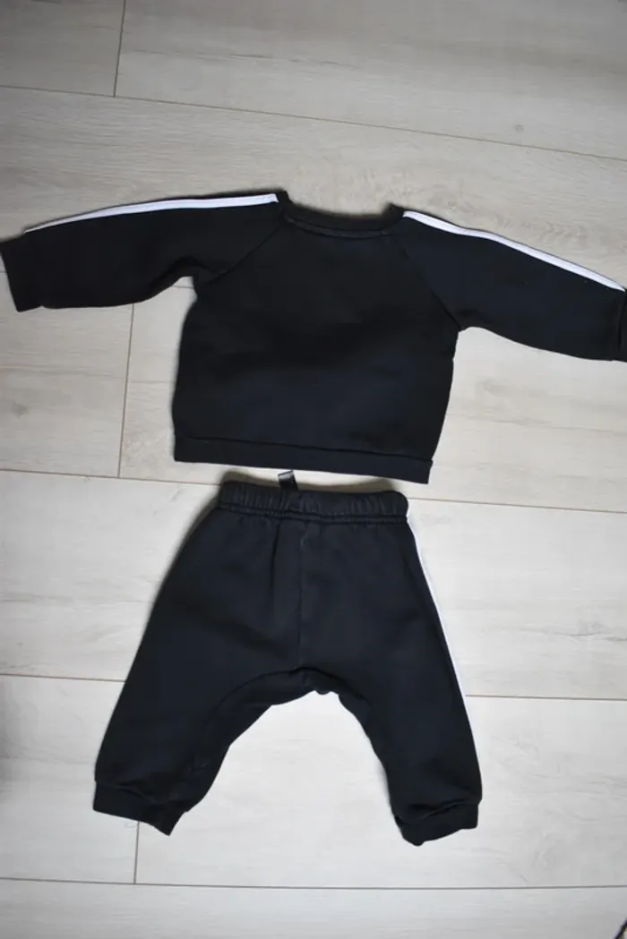 Ensemble de jogging Adidas - photo numéro 2