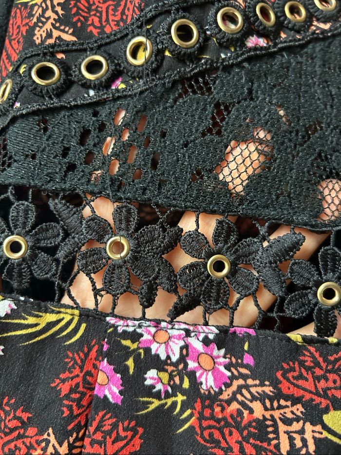 Jolie robe de la marque Boohoo taille 38 - photo numéro 4