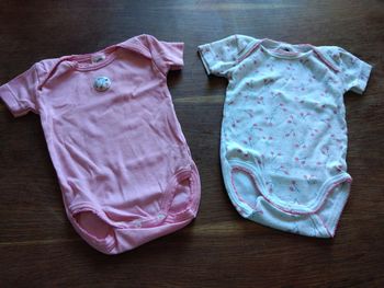Lot de 2 body 6 mois