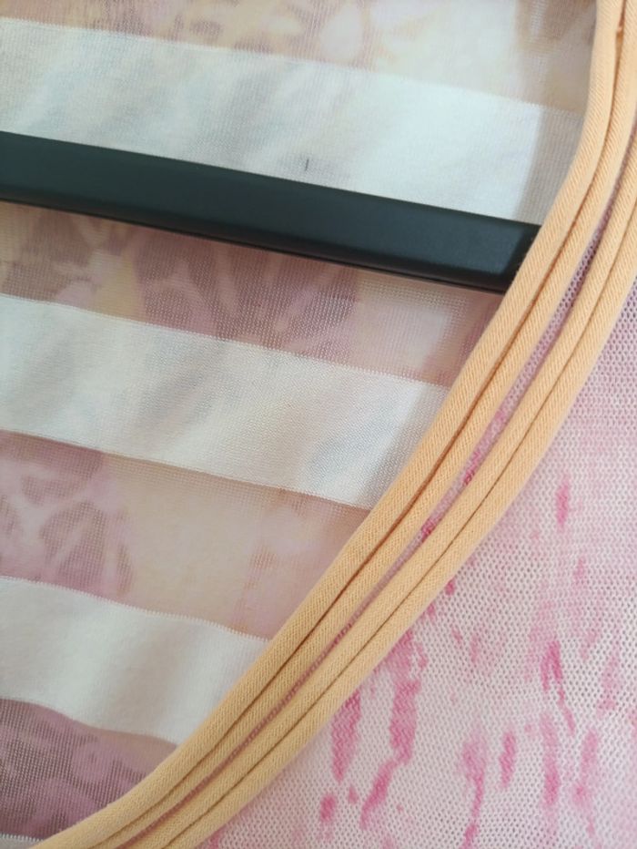 Unique Vintage Top texturé rose transparent à sequins dorés – Georges Franck - photo numéro 3