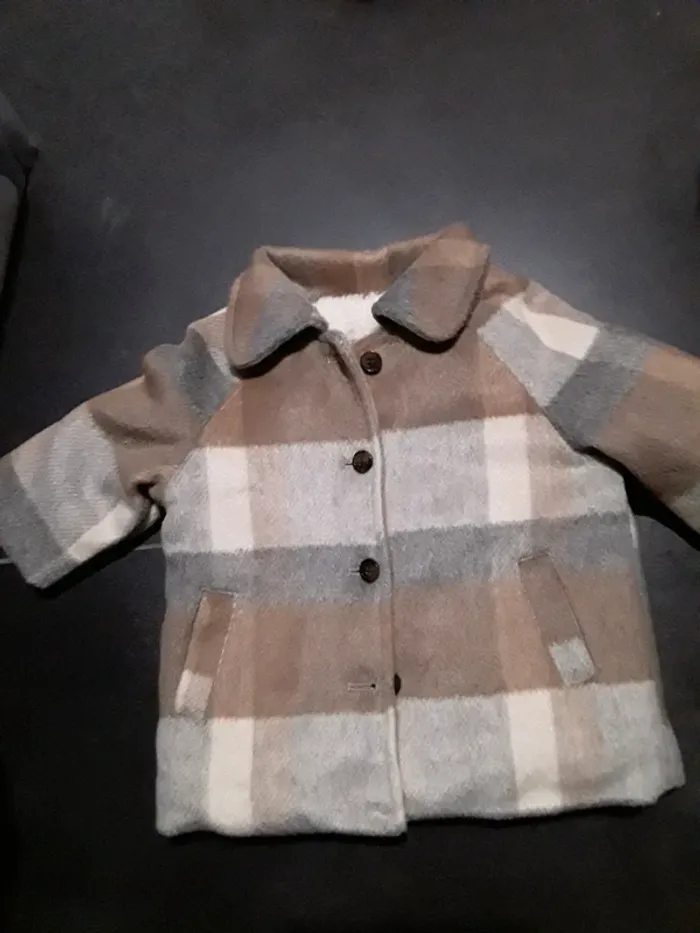 Magnifique manteau fille 6 mois - photo numéro 3