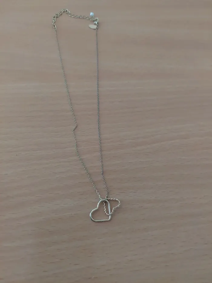 Collier cœurs entrecroisés