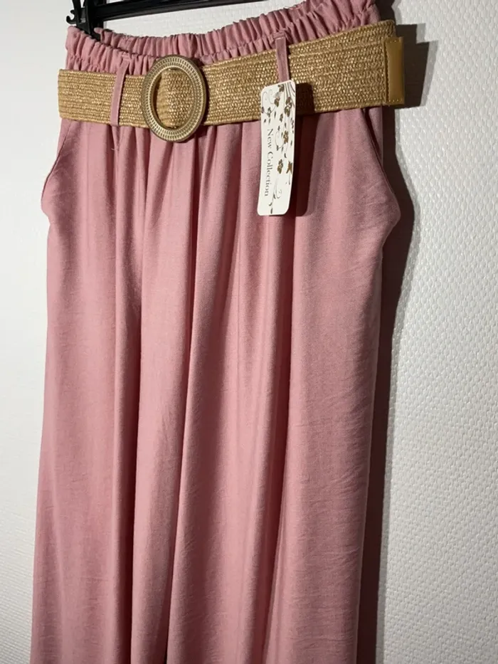 Pantalon large + ceinture femme taille unique (38-46)- new collection - neuf avec étiquette - photo numéro 2