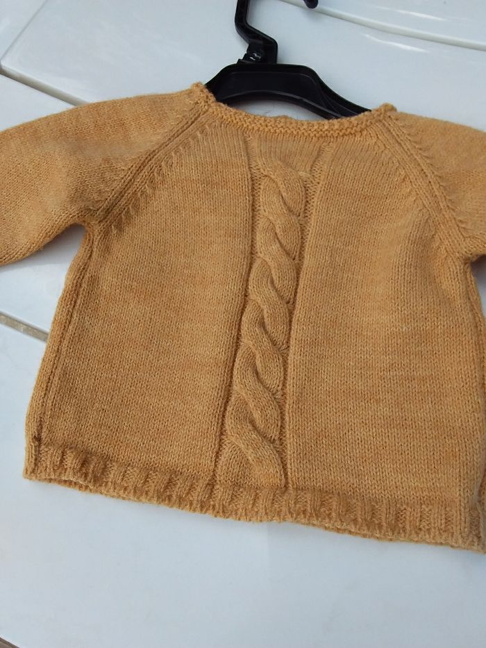 Pull torsadé 3-6 mois - photo numéro 3