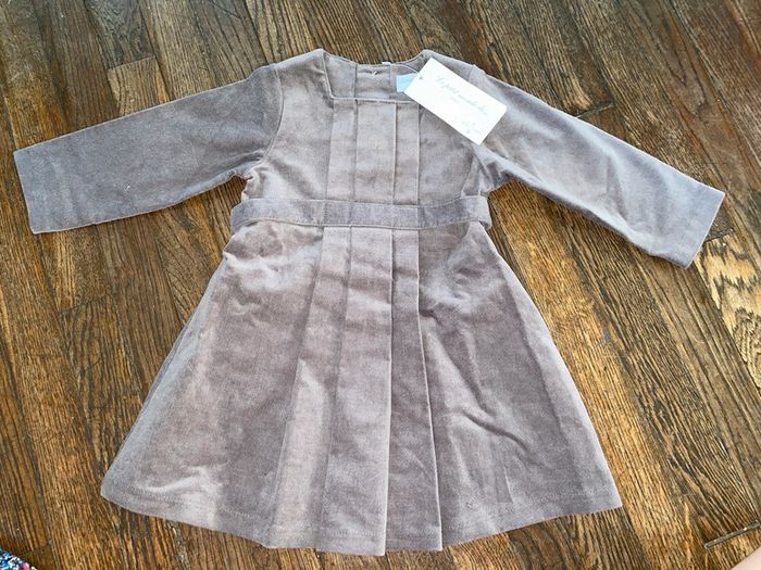 robe velour Le petit monde de   12 mois  neuve avec étiquette