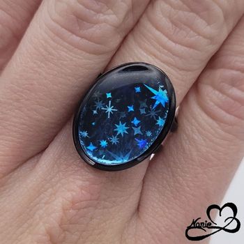 Bague ajustable ovale noire et bleue