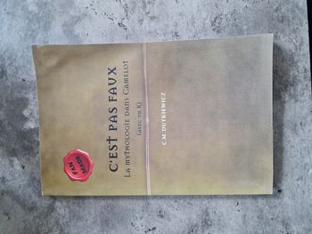 Livre C'est pas faux la mythologie dans Camelot (Kaamelot)