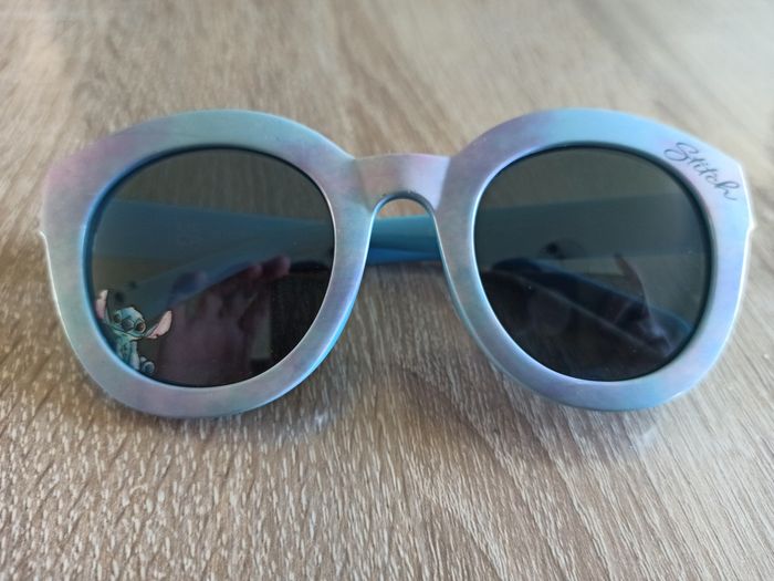 Lunettes soleil Stitch