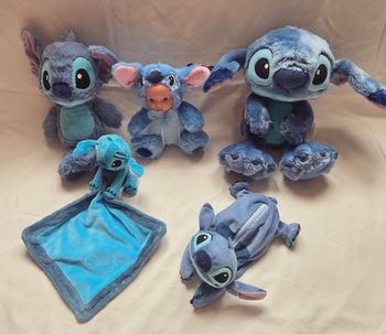 Lot peluches Lilo & Stitch / doudou / Trousse - Disney
