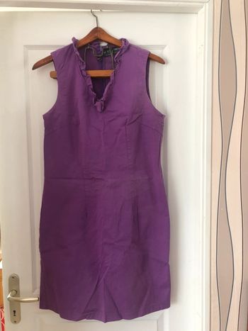 Robe violette sans manches