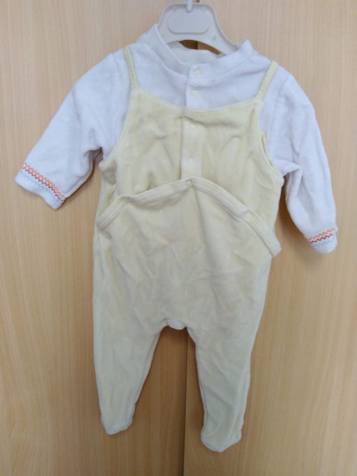 #lot de 2 pyjamas taille 12 mois - photo numéro 3