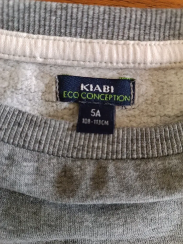 Sweat gris Kiabi 5A. - photo numéro 3