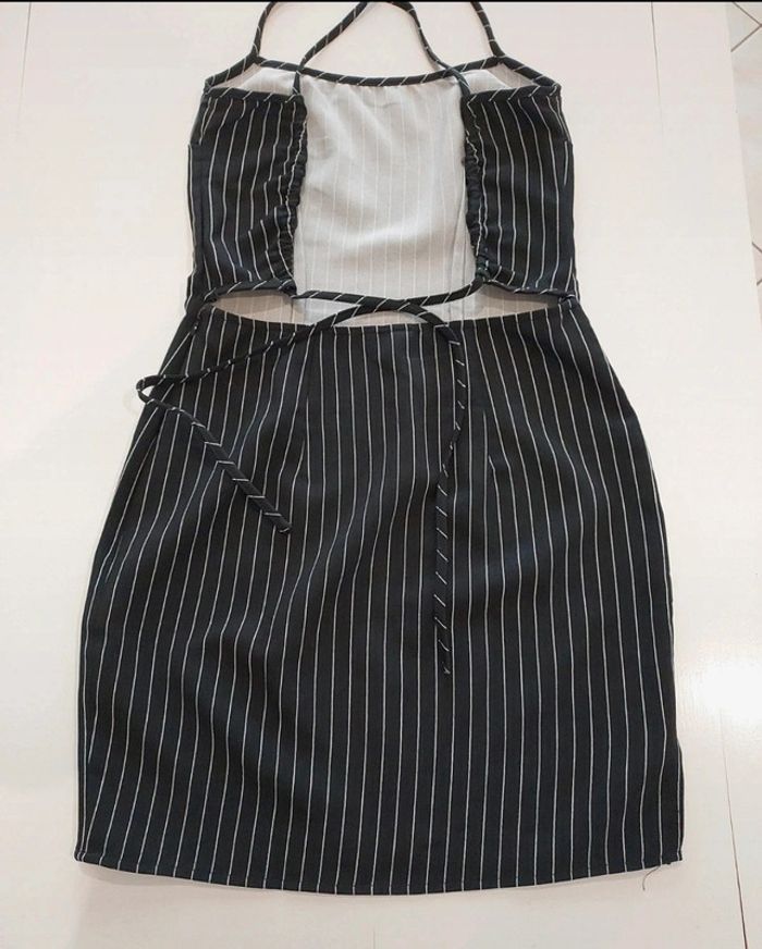 Robe dos nu H&M Divided 36 - photo numéro 4