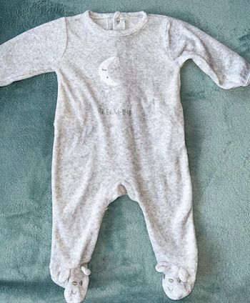 Pyjama taille 3 mois en bonne états