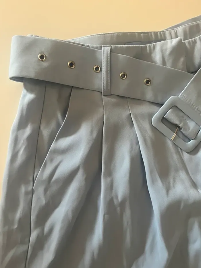Short habille taille haute avec ceinture - Neuf - Taille 40 🦋 - photo numéro 2