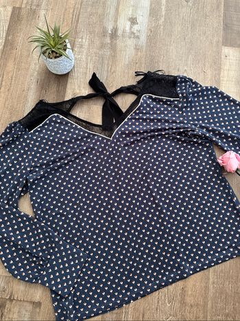 - Blouse (F) - Taille 42 / XL - Très Bon état, petit défaut
