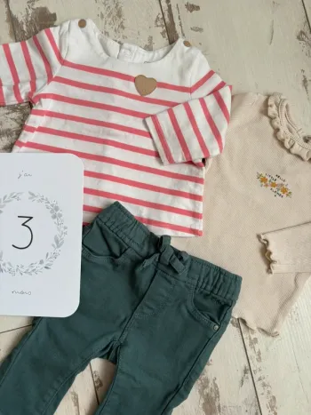Lot 2 hauts + 1 pantalon fille 3 mois