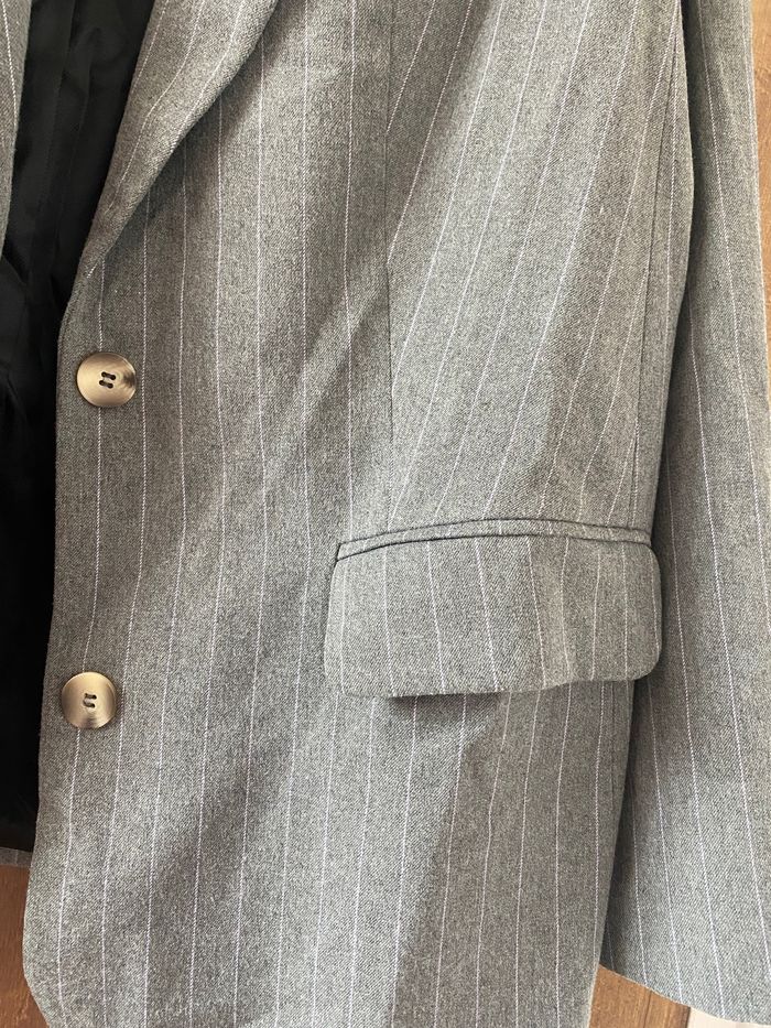Veste tailleur rayée Grise Lila - photo numéro 3