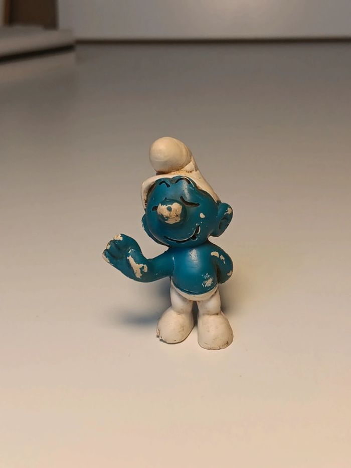 Figurine vintage Schtroumpf main levée peyo W.germany