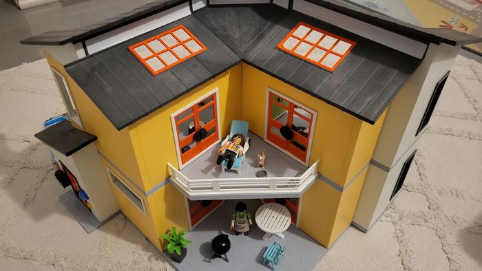 Maison moderne Playmobil et voiture 4X4 - photo numéro 6