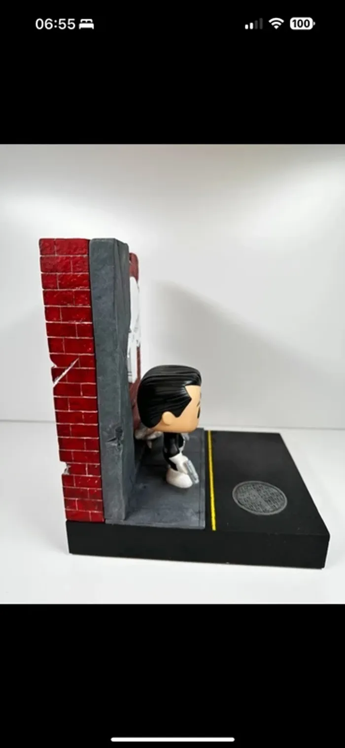 Diorama Funko Pop Punisher – décor urbain - photo numéro 7