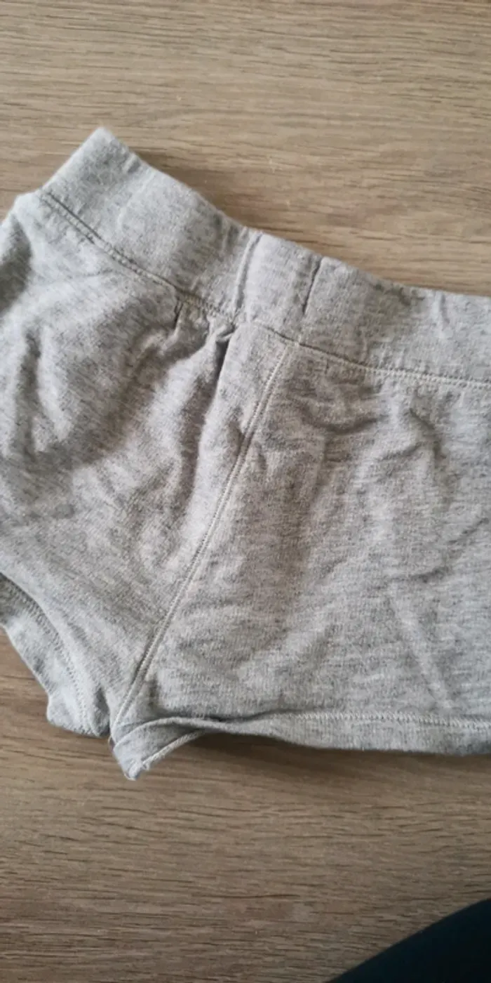 Jeans 4/5 ans - photo numéro 2
