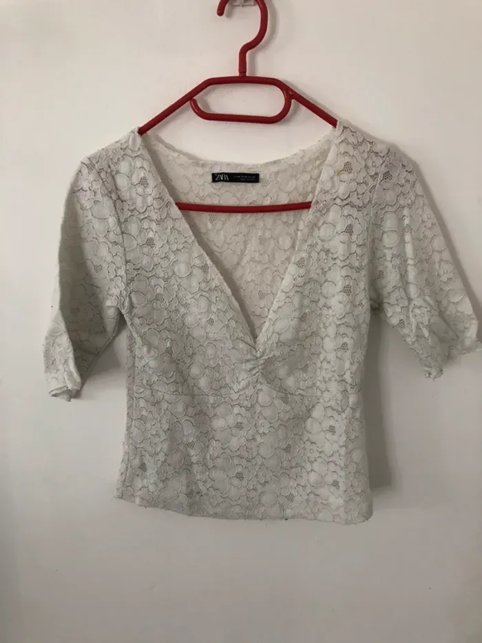 Haut dentelle Zara BE Taille M