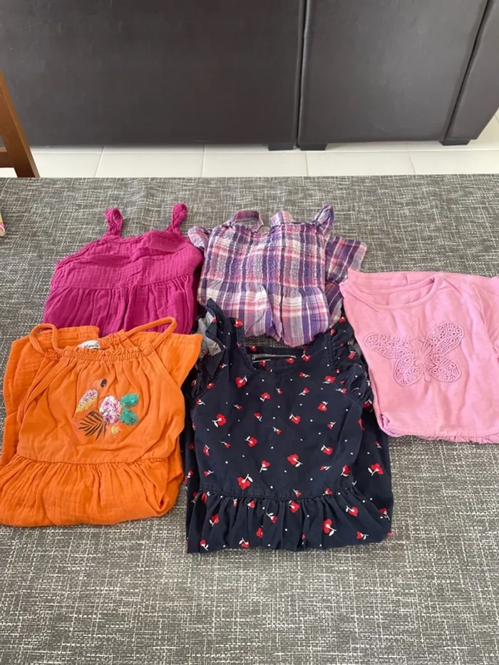 Robe manches courtes taille 5 ans