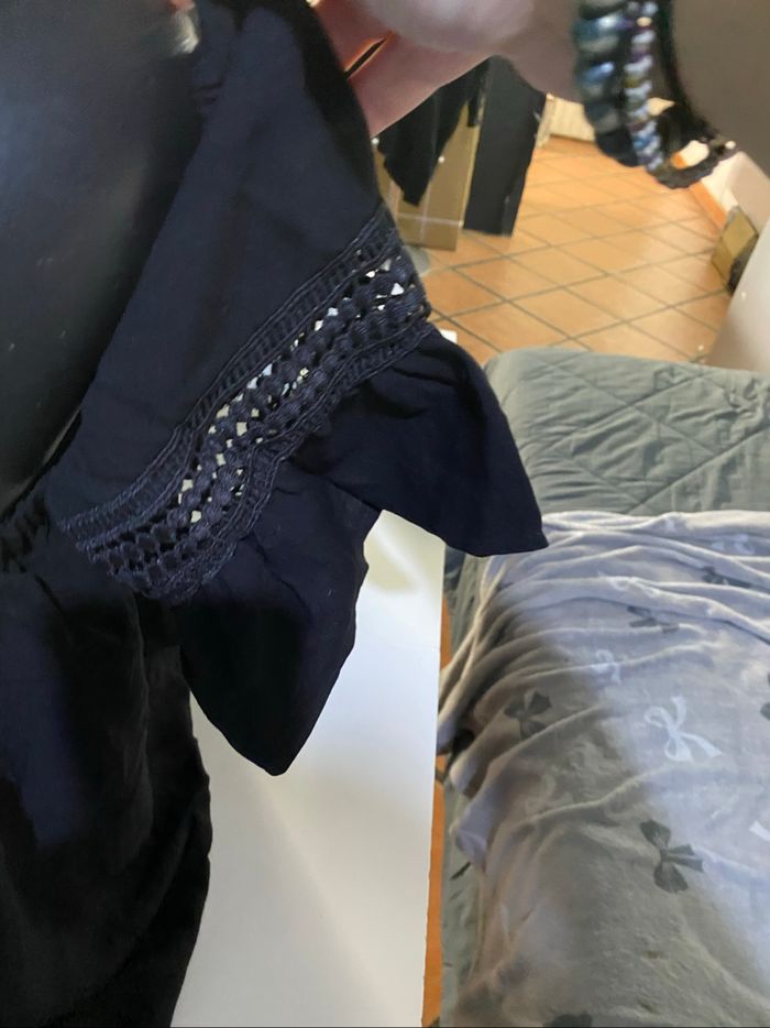 Haut noir manche courte  garçonne taille S - photo numéro 4