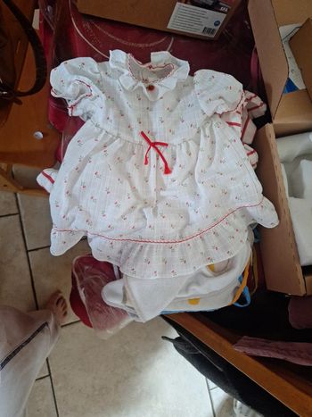 Robe blanche motif petite cerise