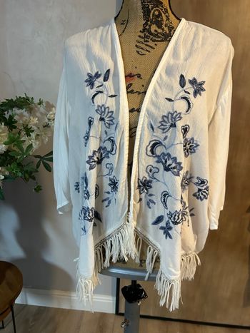Gilet léger Hollister brodé – style bohème chic