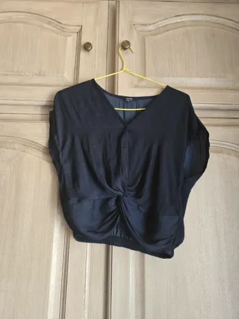 Crop top marine kiabi taille XS