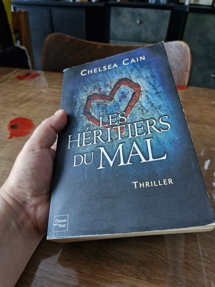 Les héritiers du mal en format broché - photo numéro 2