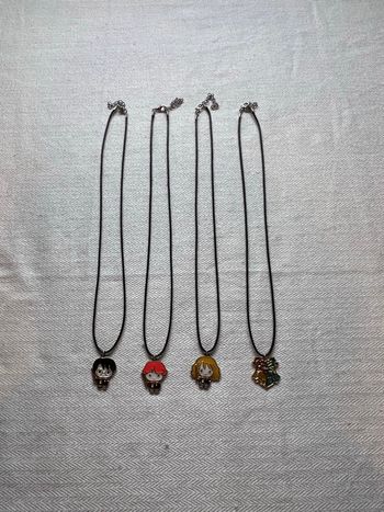 Lot 4 collier Harry Potter