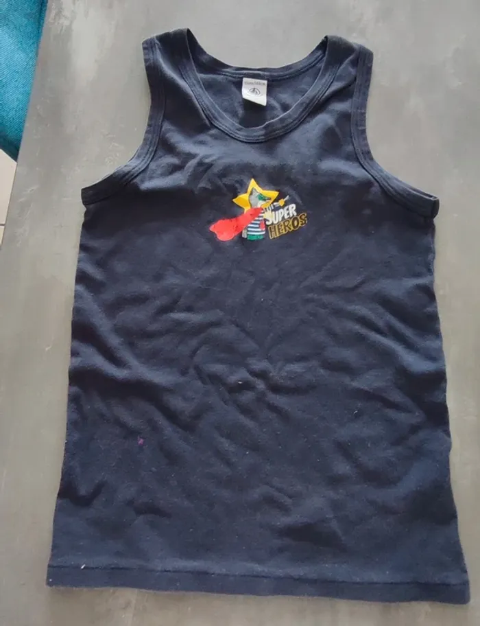 4 débardeurs couleurs Petit Bateau 10A
