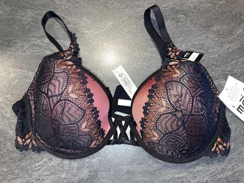 Soutien gorge#taille 95 D# neuf