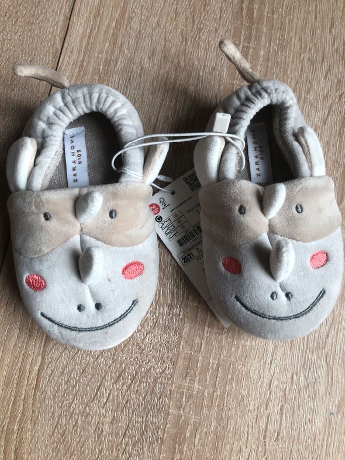 Chausson mixte taille 20/21 Zara