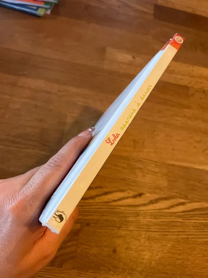 Livre Les histoires de Lola Lola apprend à danser - photo numéro 2