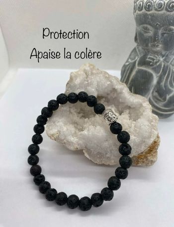 Bracelet fin pierre de lave et bouddha 18 cm , lithothérapie