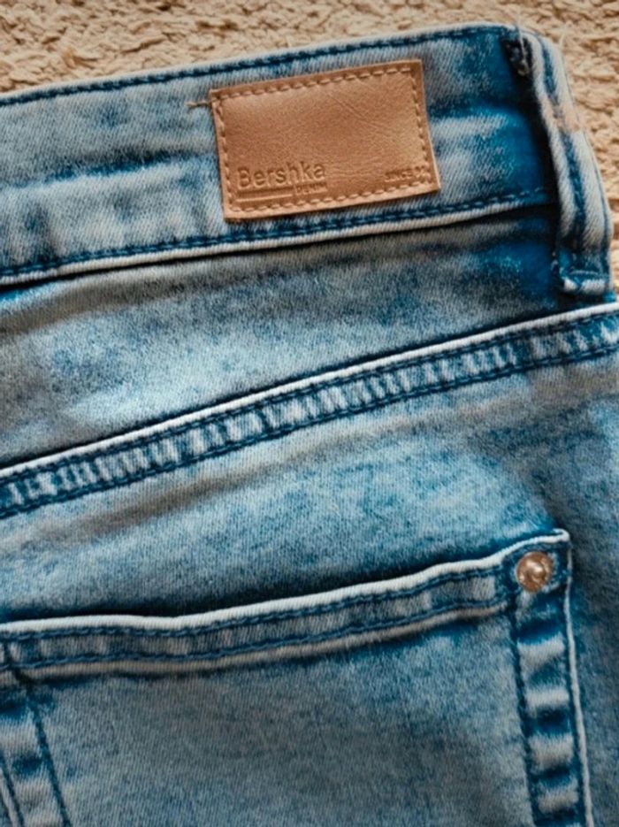 Jean skinny bleu Bershka XS
34 - photo numéro 11